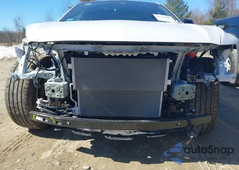 2024 Cadillac Lyriq Luxury W/1Sd z USA, uszkodzony, nr VIN 1GYKPRRL5RZ129277